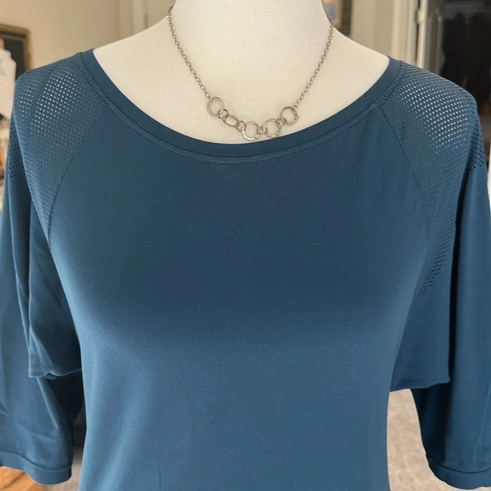 Sweaty Betty Style SB2508A Dharana Yoga Tee Mesh, 3/4 Sleeves, Small, EUC